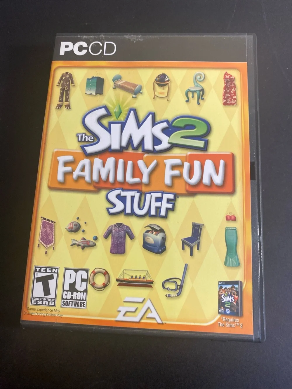 Sims 2 Family Fun Stuff PC Complete in Box